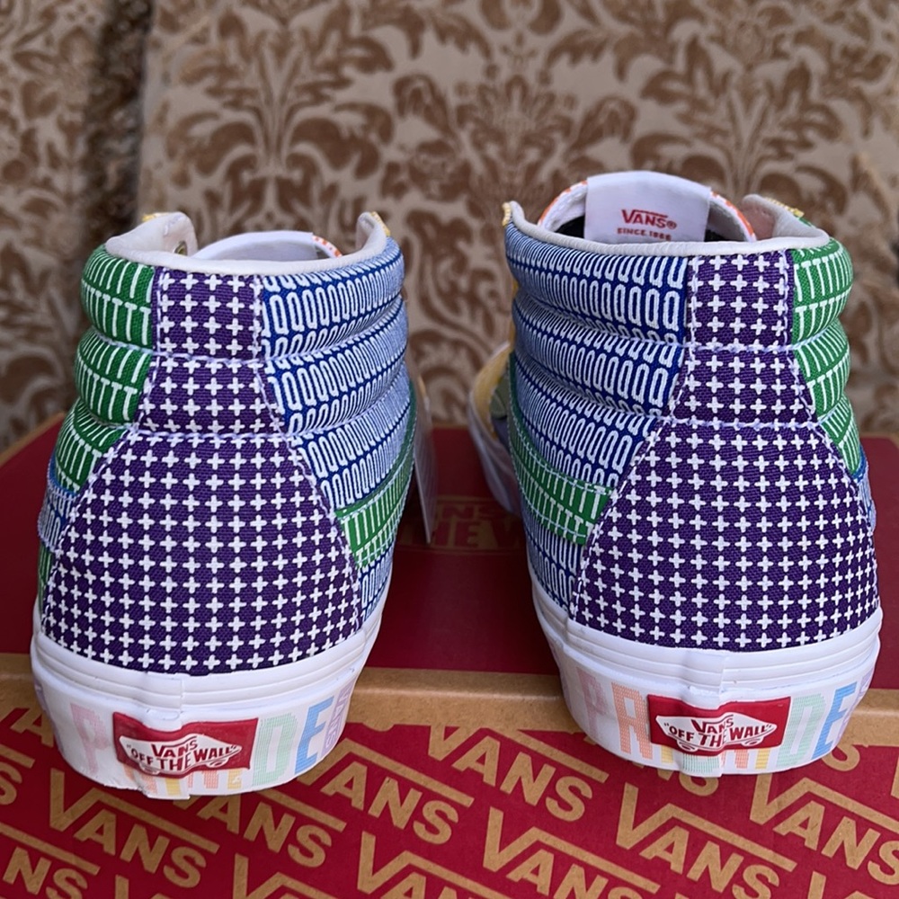 Vans Men’s Sk8-Mid Pride Multi/True White Sneakers - Picture 14 of 16